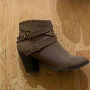 Brown fall/winter booties